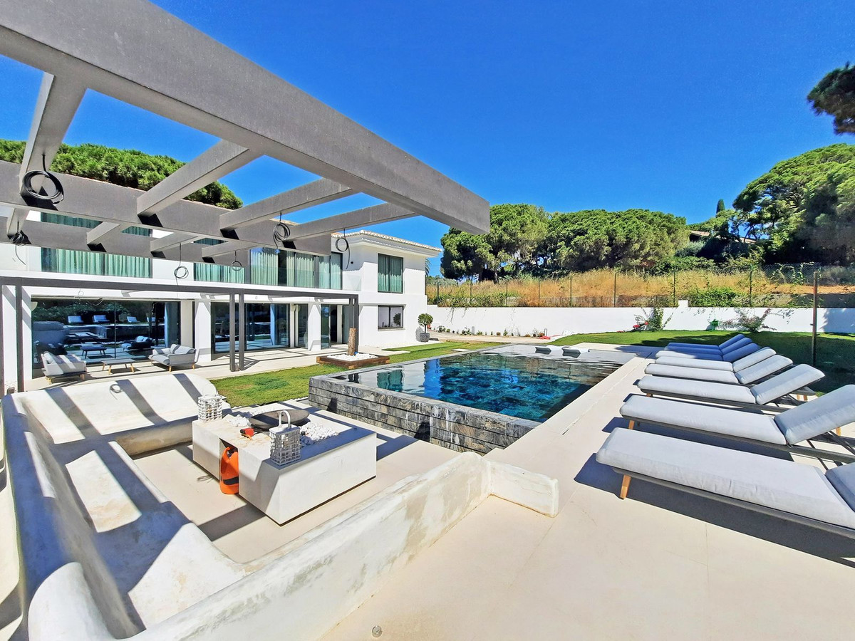 Se vende Villa - Chalet de 4 dormitorios en Costa Del Sol, Málaga, España