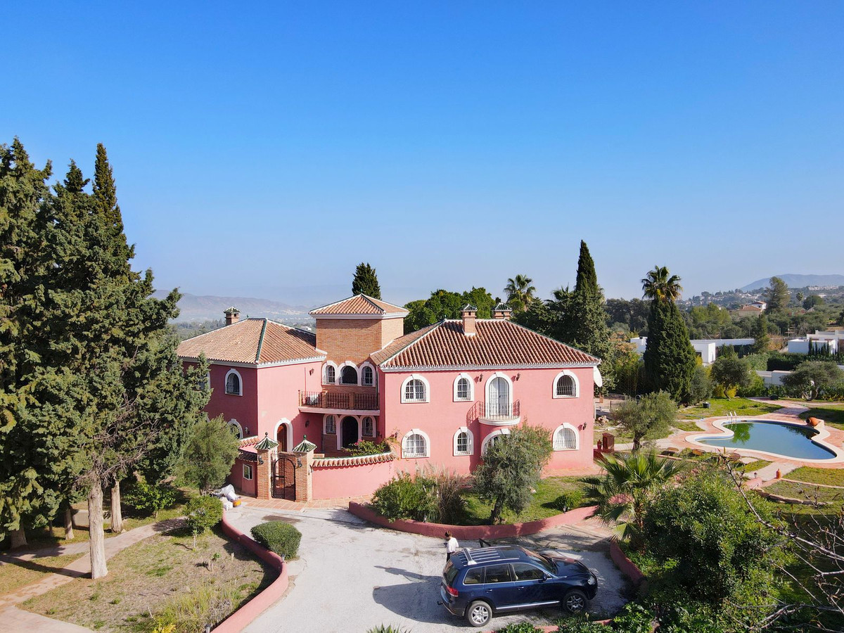 5 Bed Townhouse for sale in Alhaurín El Grande Costa Del Sol, Málaga, Spain