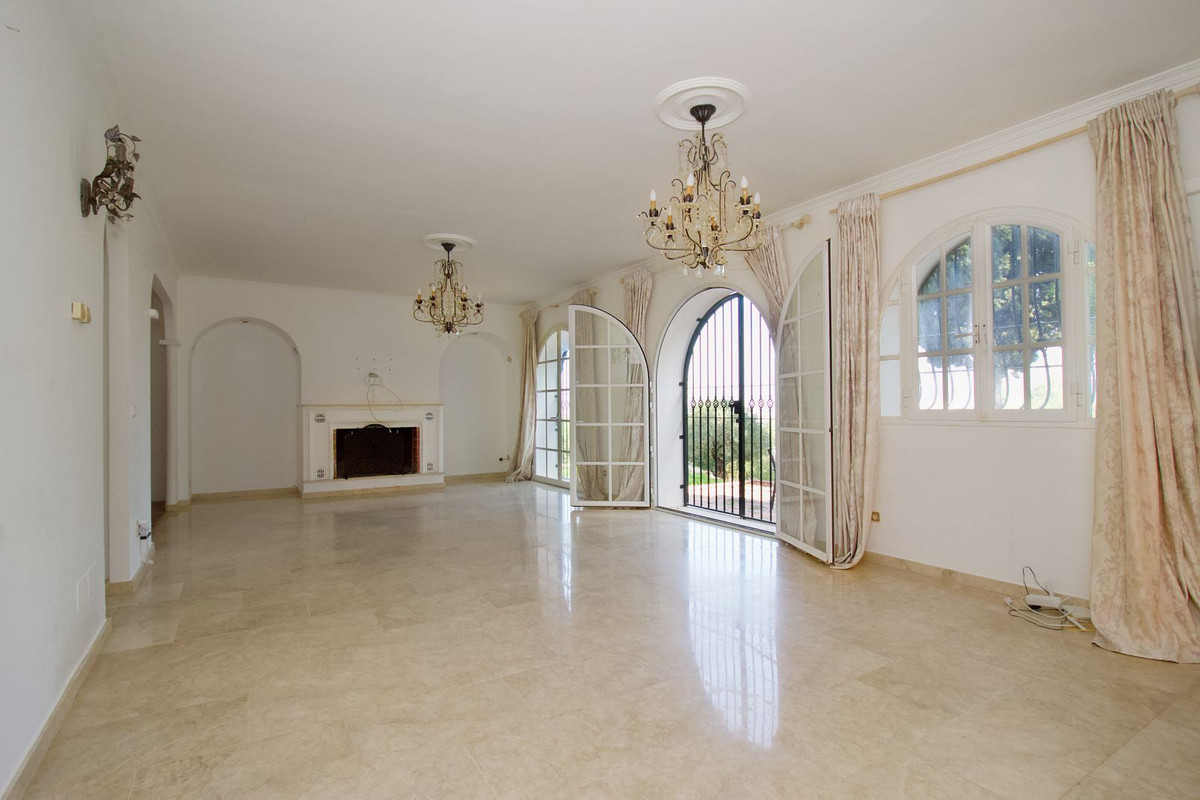5 Bed Townhouse for sale in Alhaurín El Grande Costa Del Sol, Málaga, Spain