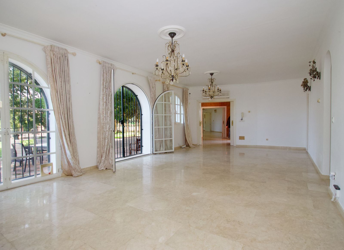 5 Bed Townhouse for sale in Alhaurín El Grande Costa Del Sol, Málaga, Spain
