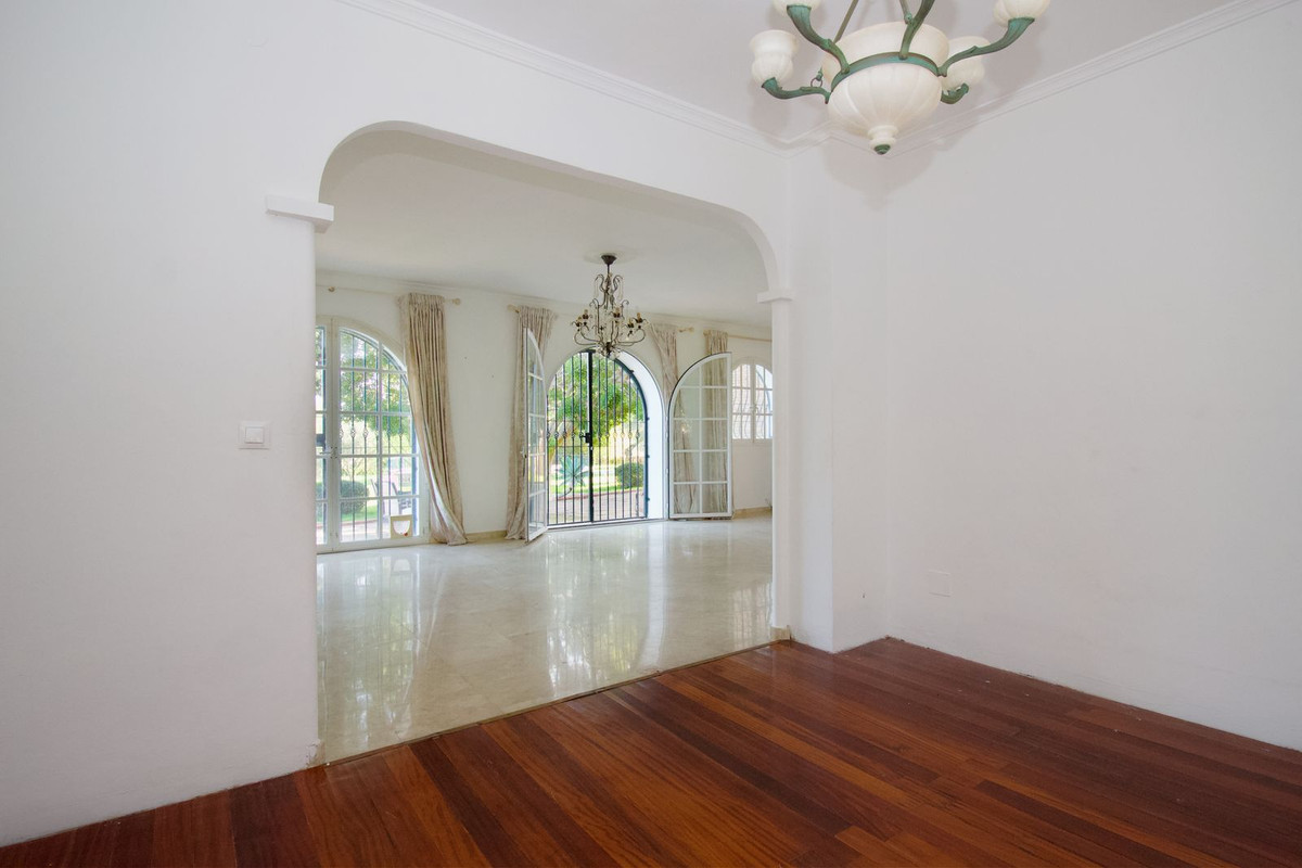 5 Bed Townhouse for sale in Alhaurín El Grande Costa Del Sol, Málaga, Spain