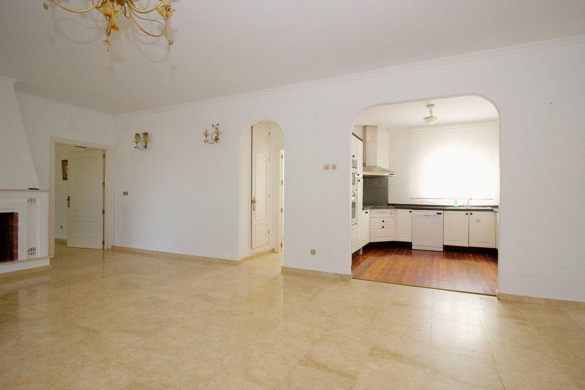 5 Bed Townhouse for sale in Alhaurín El Grande Costa Del Sol, Málaga, Spain