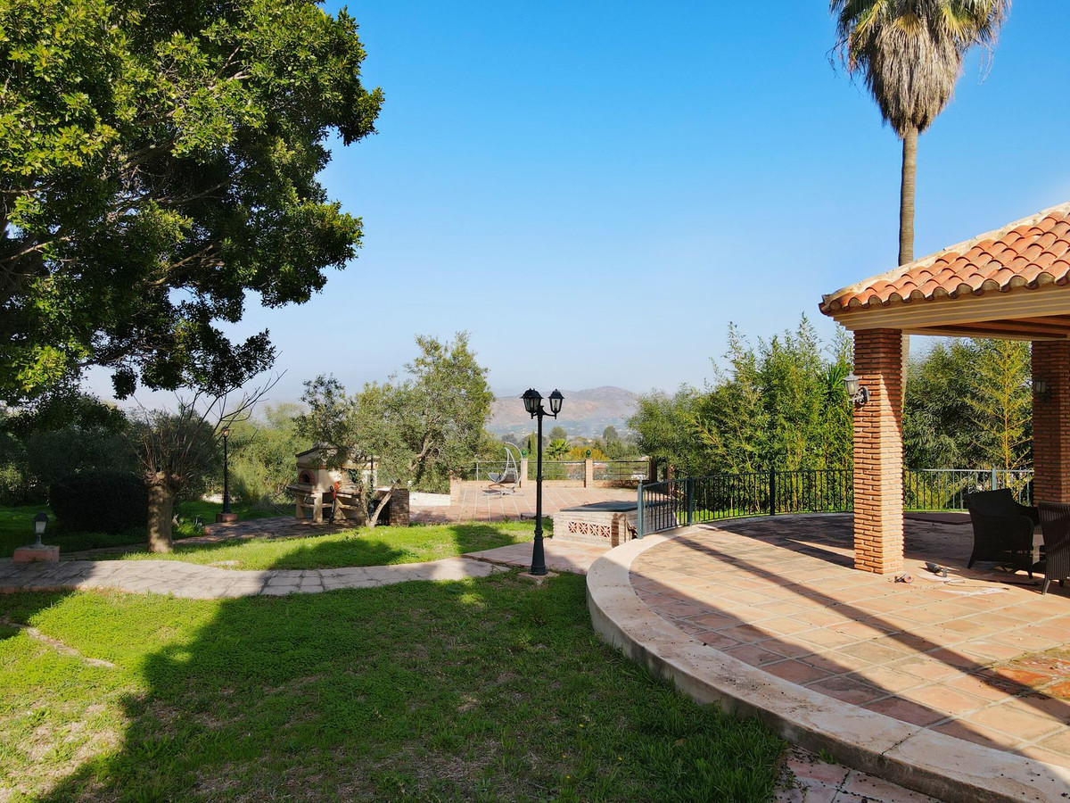 5 Bed Townhouse for sale in Alhaurín El Grande Costa Del Sol, Málaga, Spain