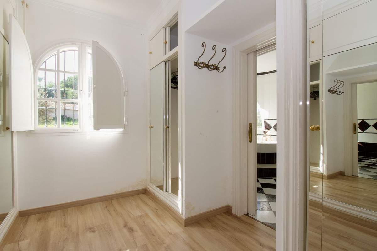 5 Bed Townhouse for sale in Alhaurín El Grande Costa Del Sol, Málaga, Spain