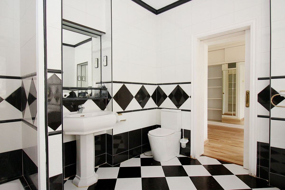 5 Bed Townhouse for sale in Alhaurín El Grande Costa Del Sol, Málaga, Spain
