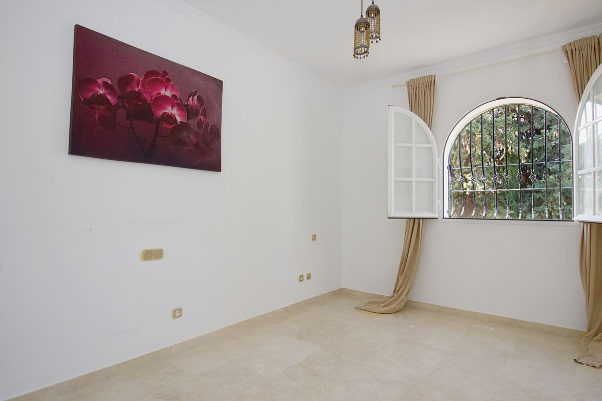 5 Bed Townhouse for sale in Alhaurín El Grande Costa Del Sol, Málaga, Spain