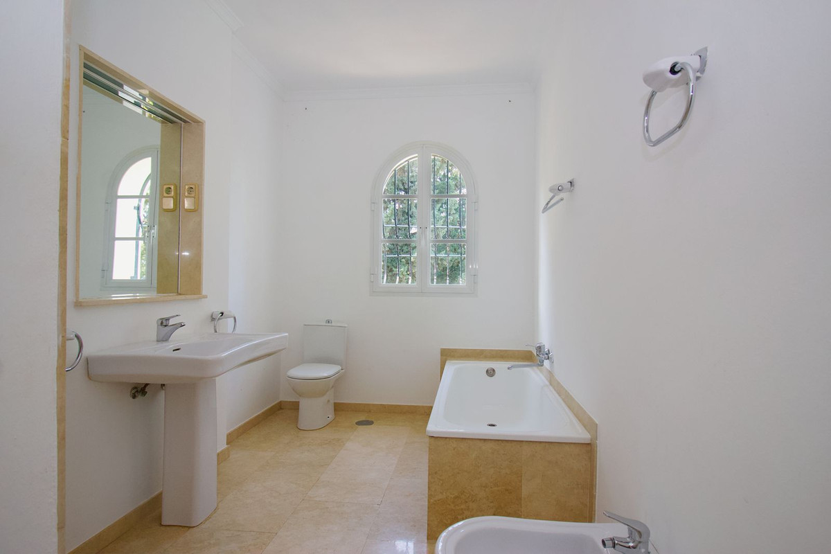 5 Bed Townhouse for sale in Alhaurín El Grande Costa Del Sol, Málaga, Spain