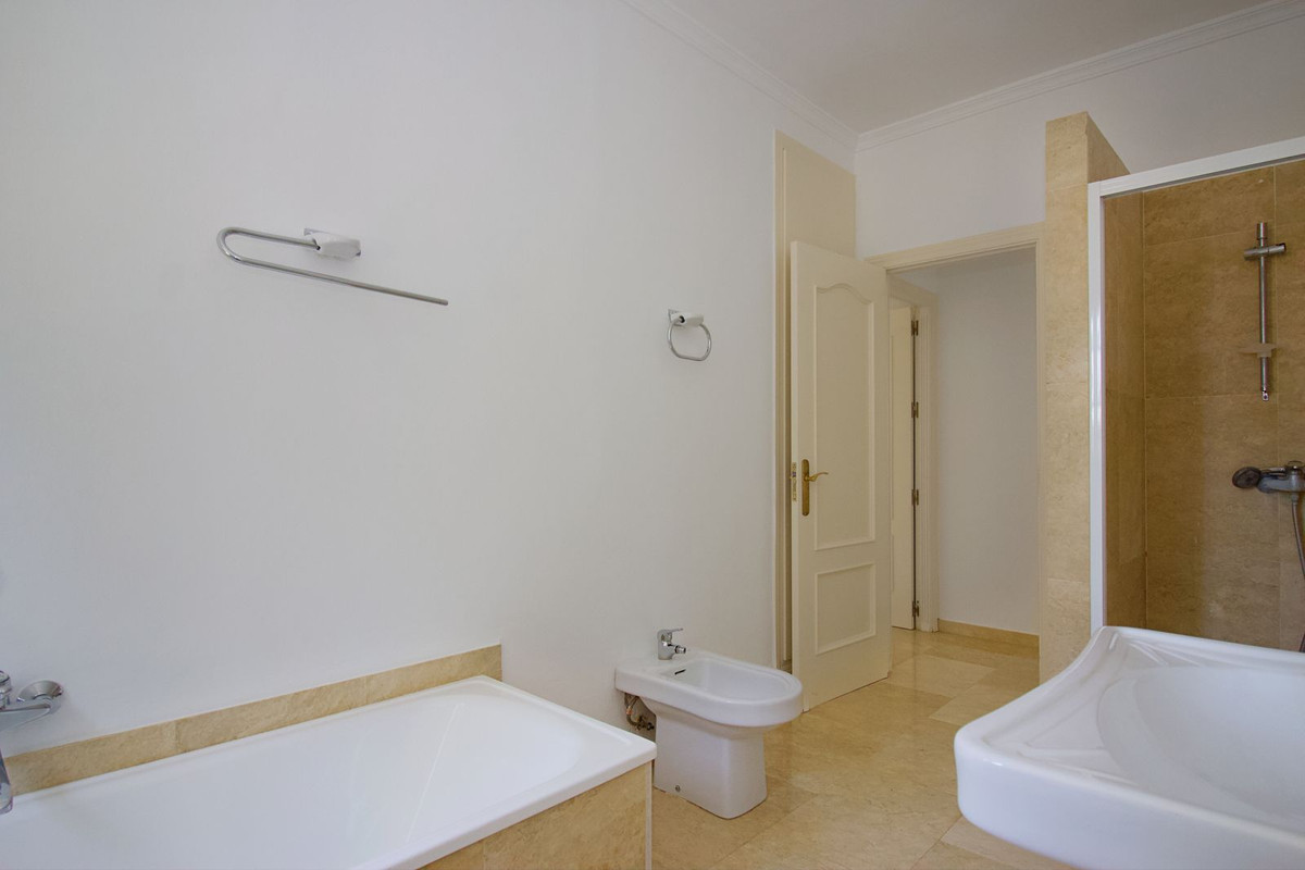 5 Bed Townhouse for sale in Alhaurín El Grande Costa Del Sol, Málaga, Spain