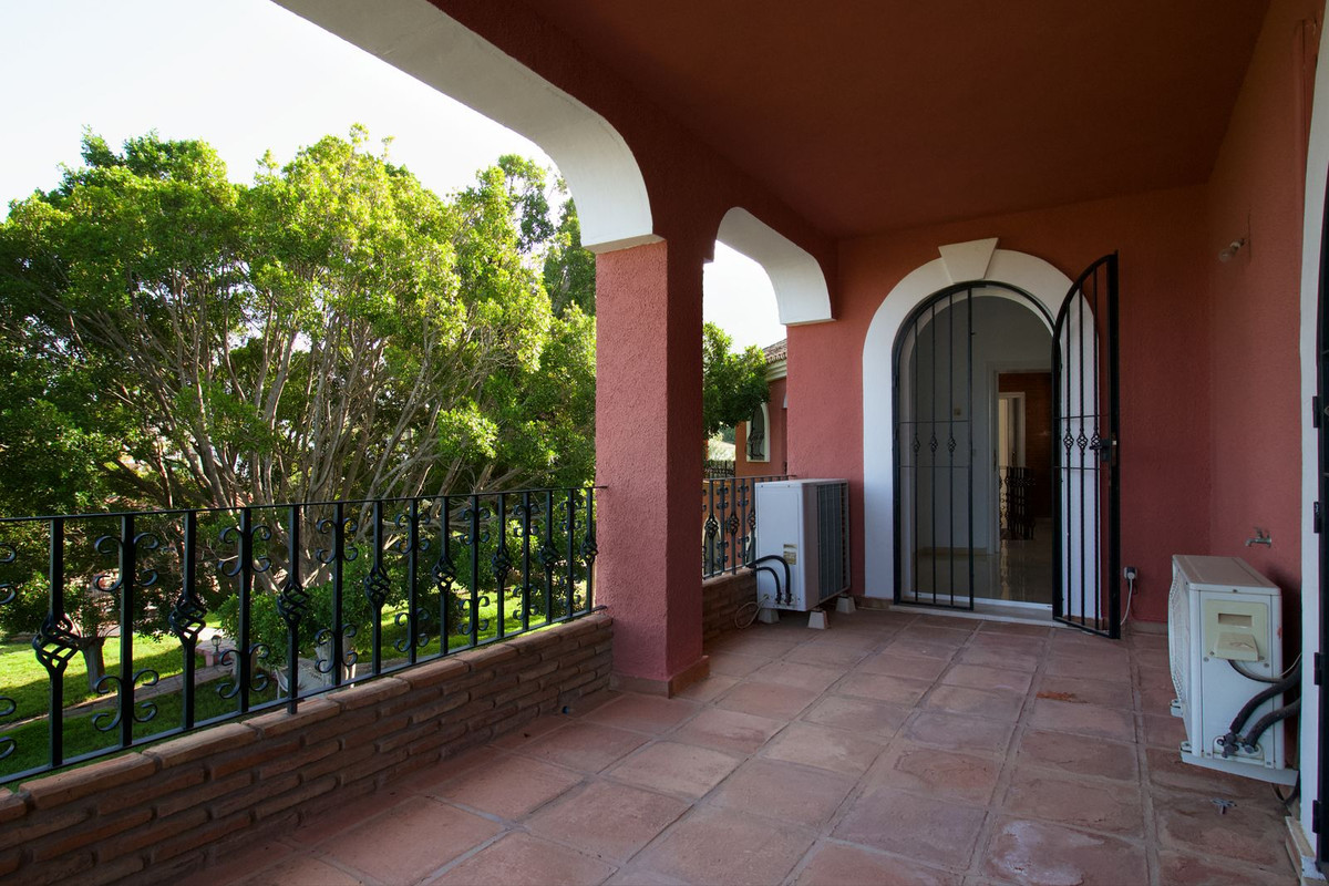 5 Bed Townhouse for sale in Alhaurín El Grande Costa Del Sol, Málaga, Spain