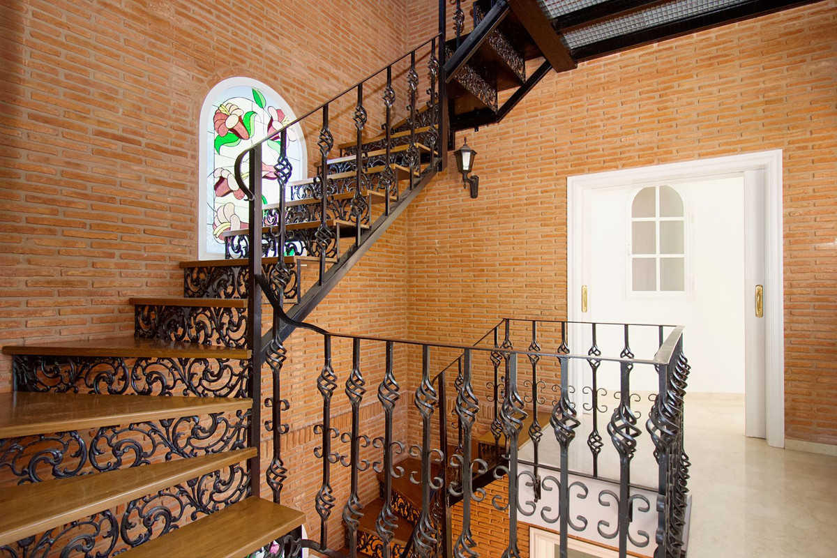 5 Bed Townhouse for sale in Alhaurín El Grande Costa Del Sol, Málaga, Spain