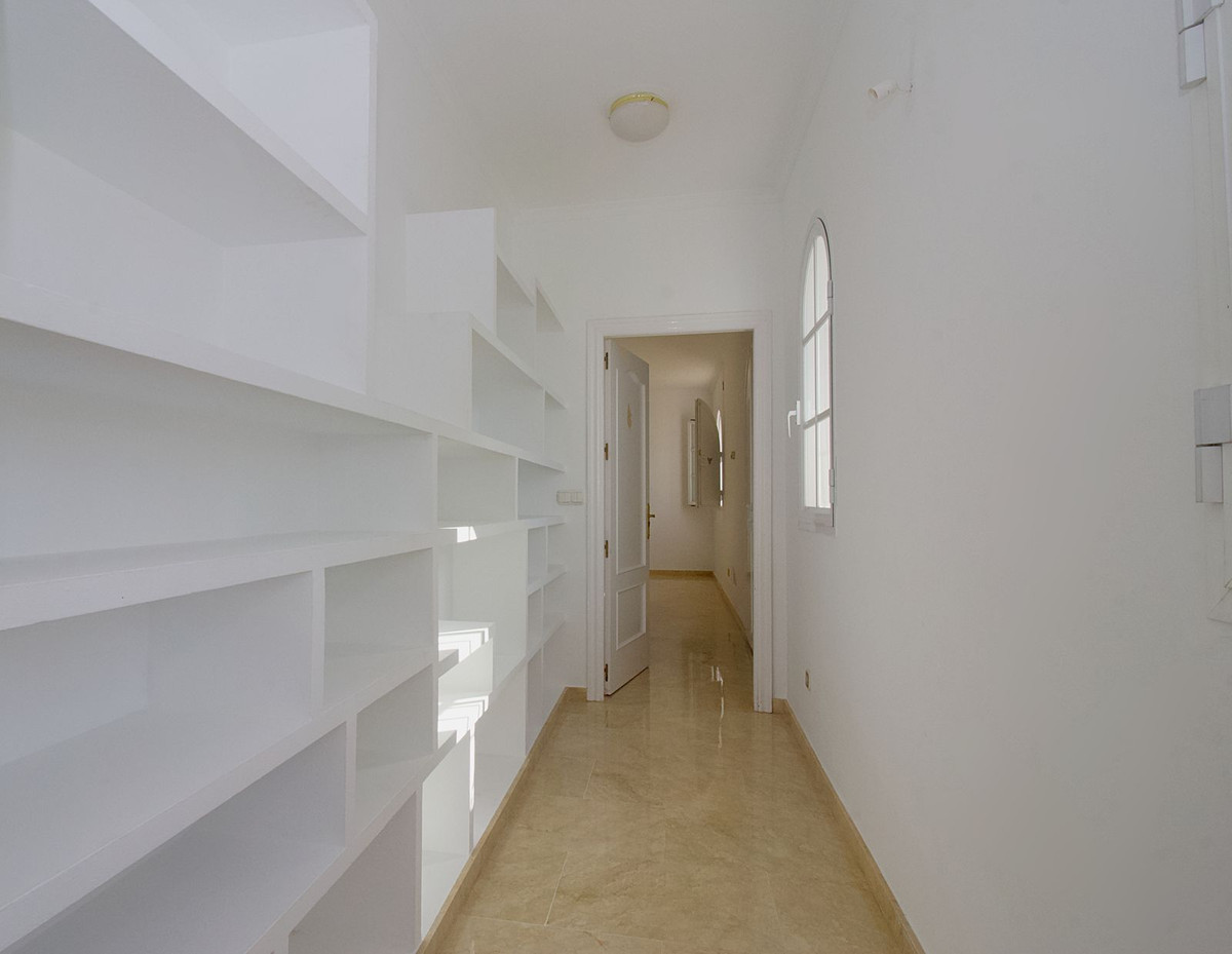 5 Bed Townhouse for sale in Alhaurín El Grande Costa Del Sol, Málaga, Spain