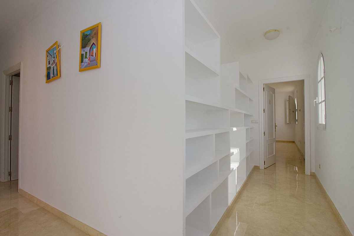 5 Bed Townhouse for sale in Alhaurín El Grande Costa Del Sol, Málaga, Spain