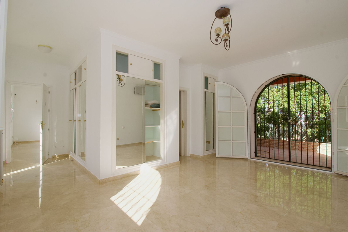5 Bed Townhouse for sale in Alhaurín El Grande Costa Del Sol, Málaga, Spain
