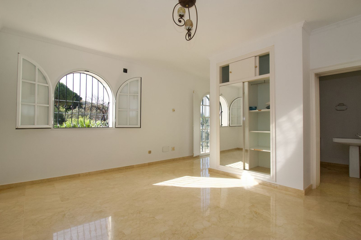 5 Bed Townhouse for sale in Alhaurín El Grande Costa Del Sol, Málaga, Spain
