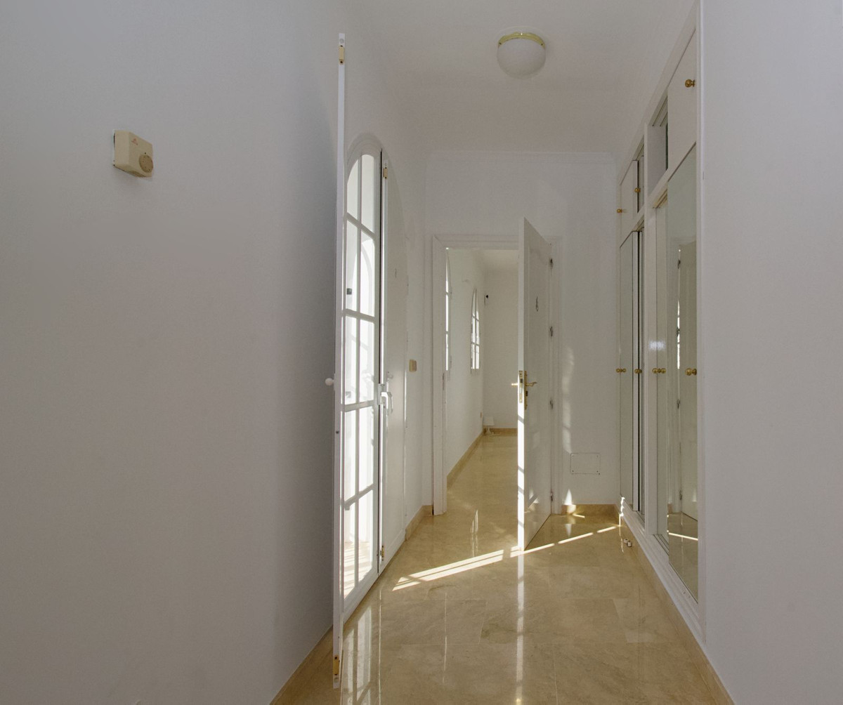 5 Bed Townhouse for sale in Alhaurín El Grande Costa Del Sol, Málaga, Spain