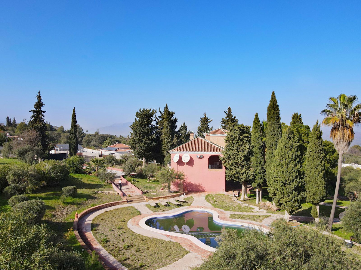 5 Bed Townhouse for sale in Alhaurín El Grande Costa Del Sol, Málaga, Spain