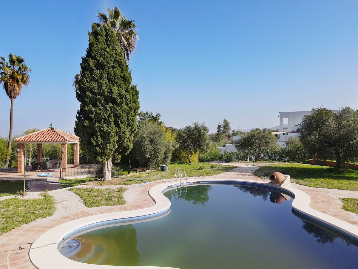 5 Bed Townhouse for sale in Alhaurín El Grande Costa Del Sol, Málaga, Spain