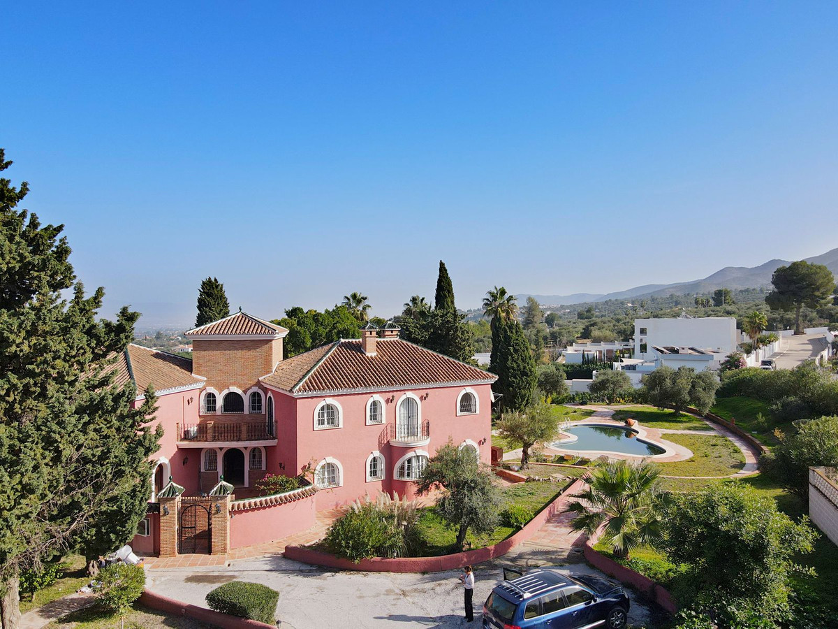 5 Bed Townhouse for sale in Alhaurín El Grande Costa Del Sol, Málaga, Spain