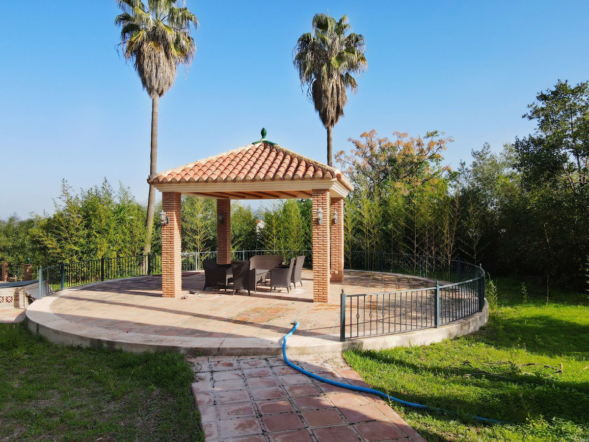5 Bed Townhouse for sale in Alhaurín El Grande Costa Del Sol, Málaga, Spain