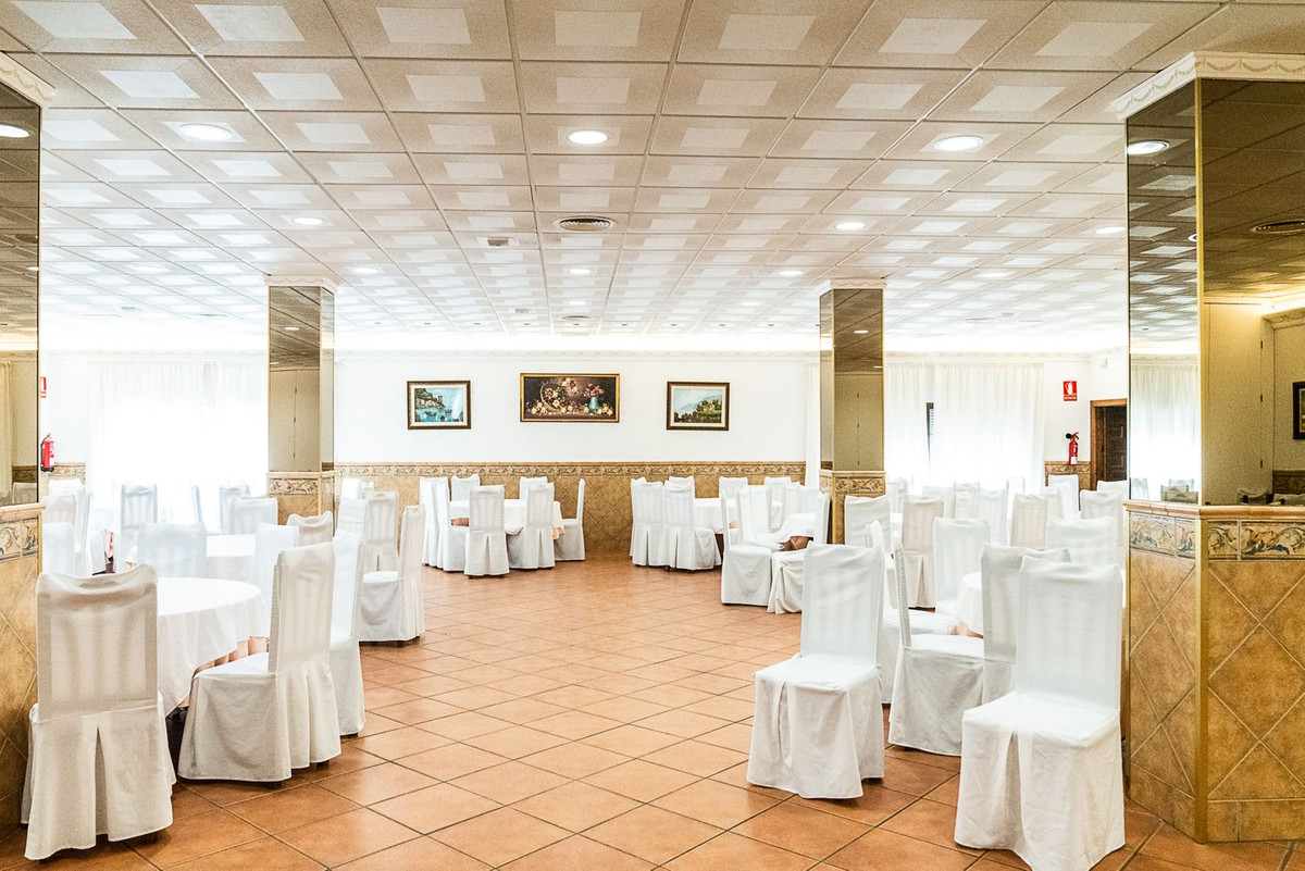 Se vende Terreno Comercial  en Costa Del Sol, Málaga, España