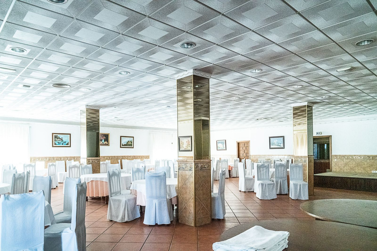 Se vende Terreno Comercial  en Costa Del Sol, Málaga, España