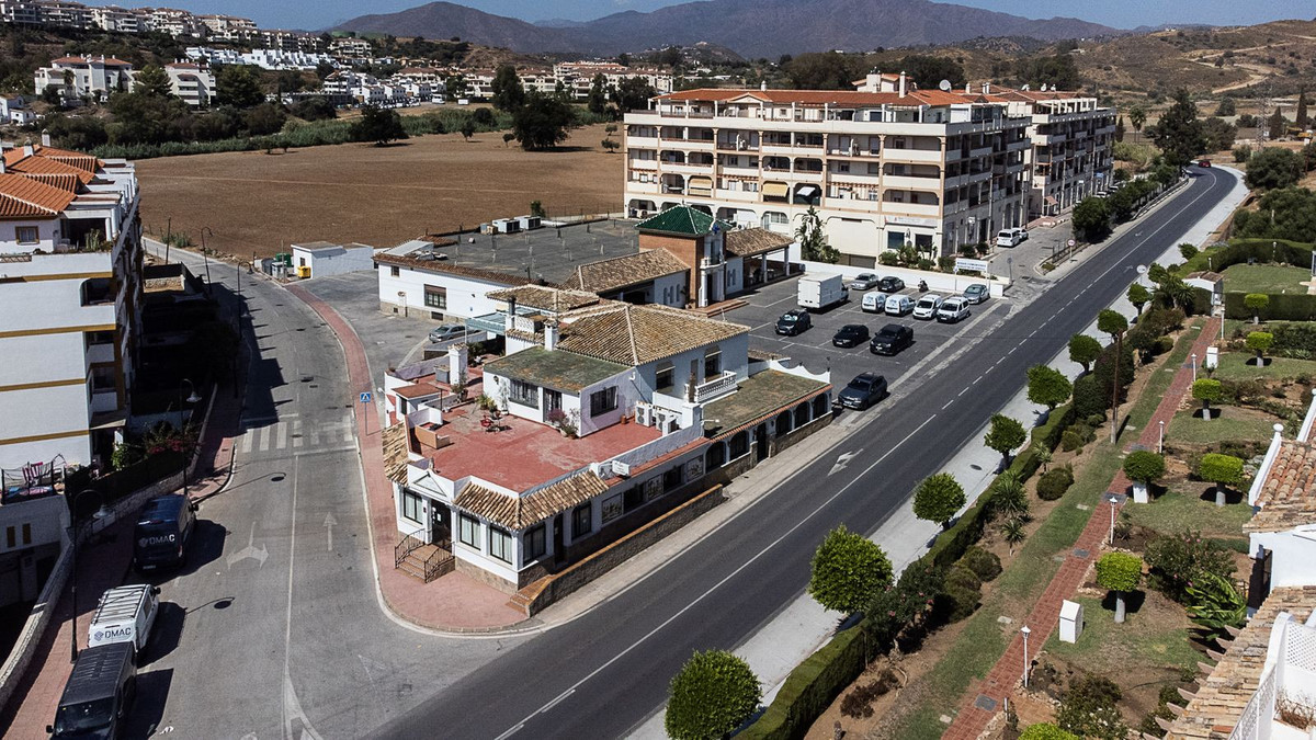 Se vende Terreno Comercial  en Costa Del Sol, Málaga, España