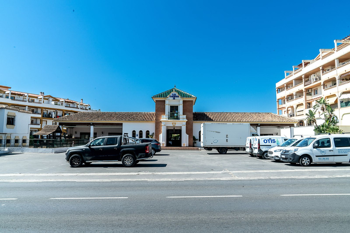 Se vende Terreno Comercial  en Costa Del Sol, Málaga, España