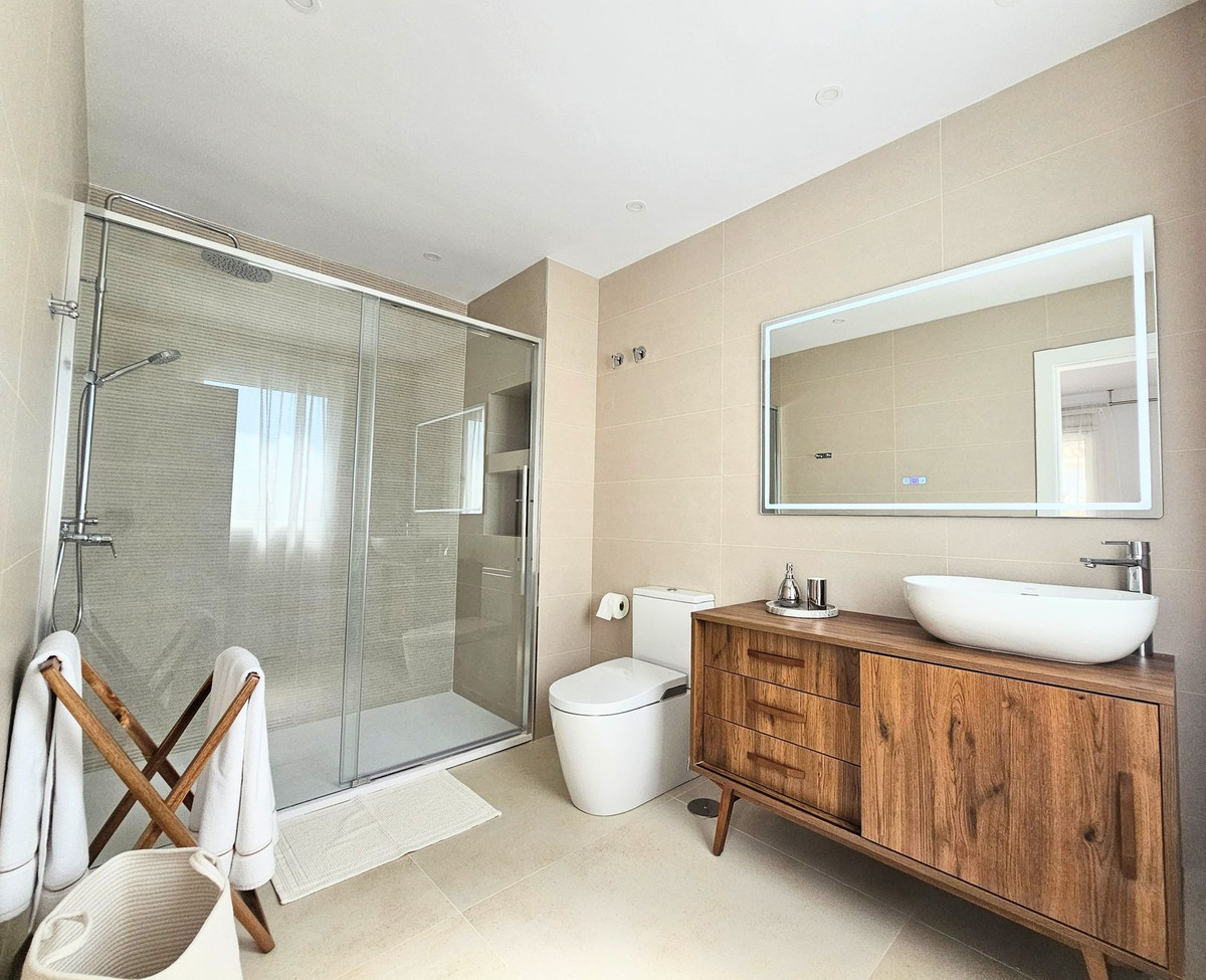 5 Bed Townhouse for sale in La Cala De Mijas Costa Del Sol, Málaga, Spain
