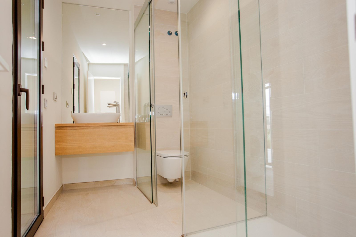 2 Bed Apartment for sale in Fuengirola Costa Del Sol, Málaga, Spain
