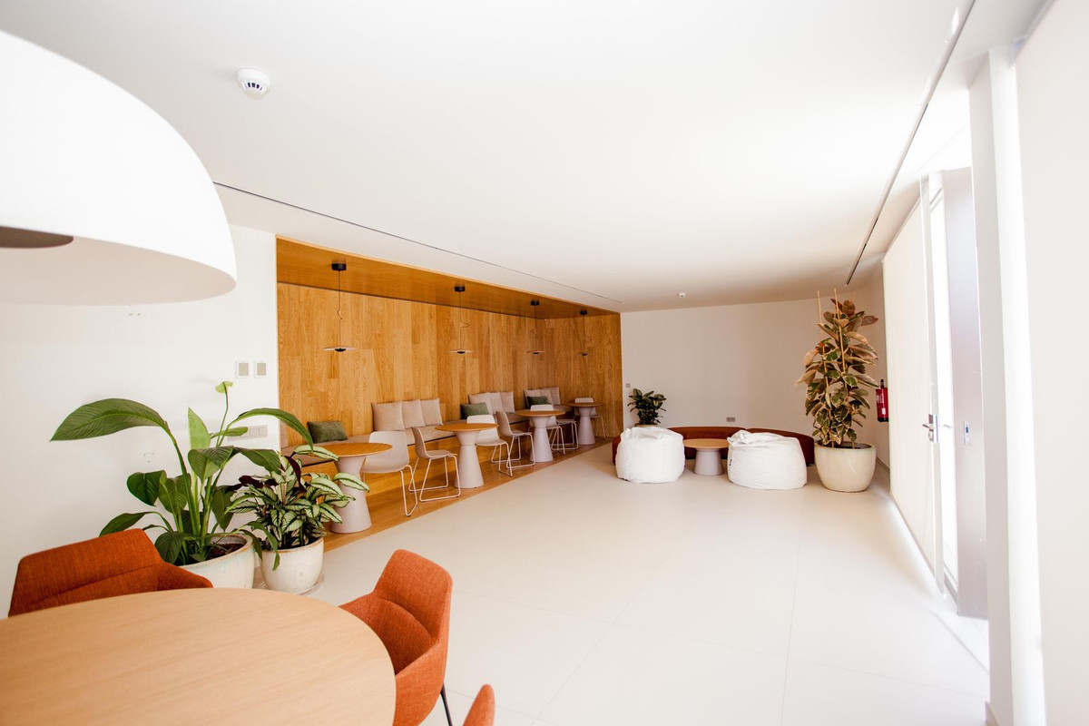 2 Bed Apartment for sale in Fuengirola Costa Del Sol, Málaga, Spain