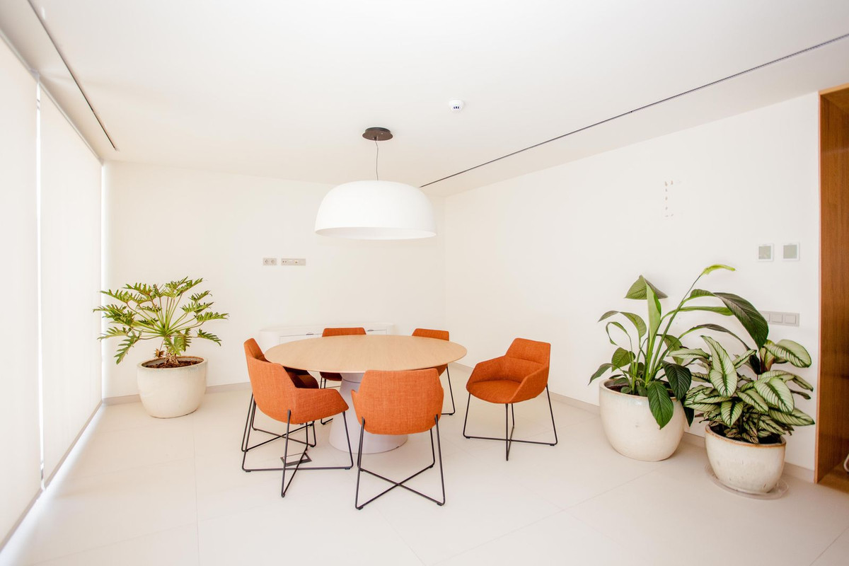 2 Bed Apartment for sale in Fuengirola Costa Del Sol, Málaga, Spain