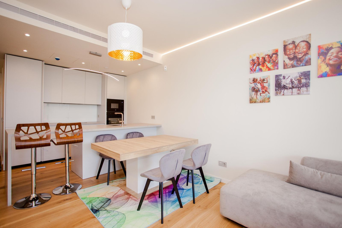 2 Bed Apartment for sale in Fuengirola Costa Del Sol, Málaga, Spain