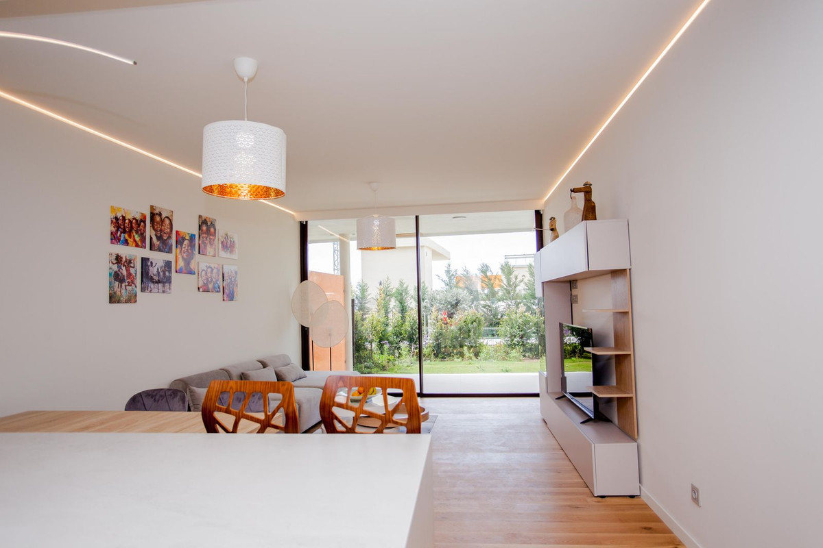 2 Bed Apartment for sale in Fuengirola Costa Del Sol, Málaga, Spain