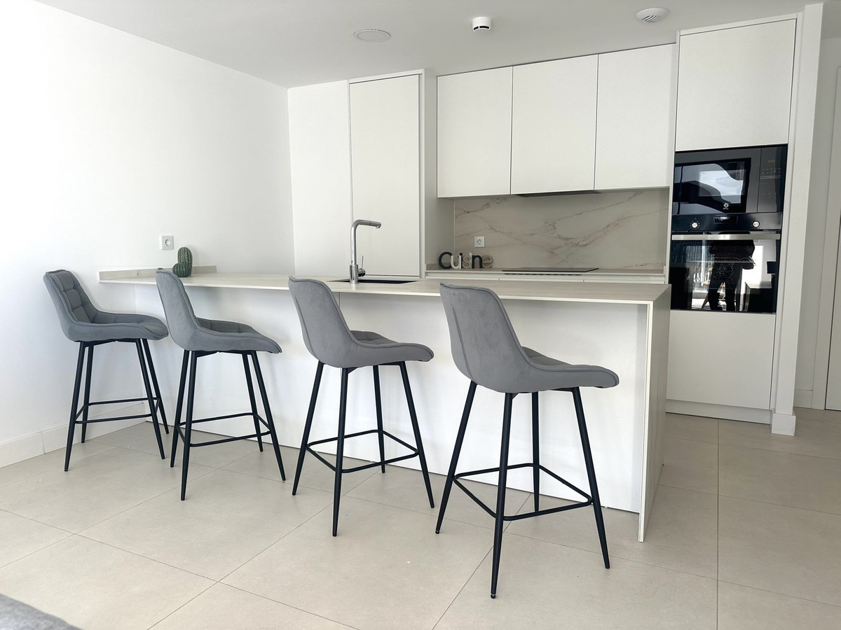 2 Bed Apartment for sale in Fuengirola Costa Del Sol, Málaga, Spain