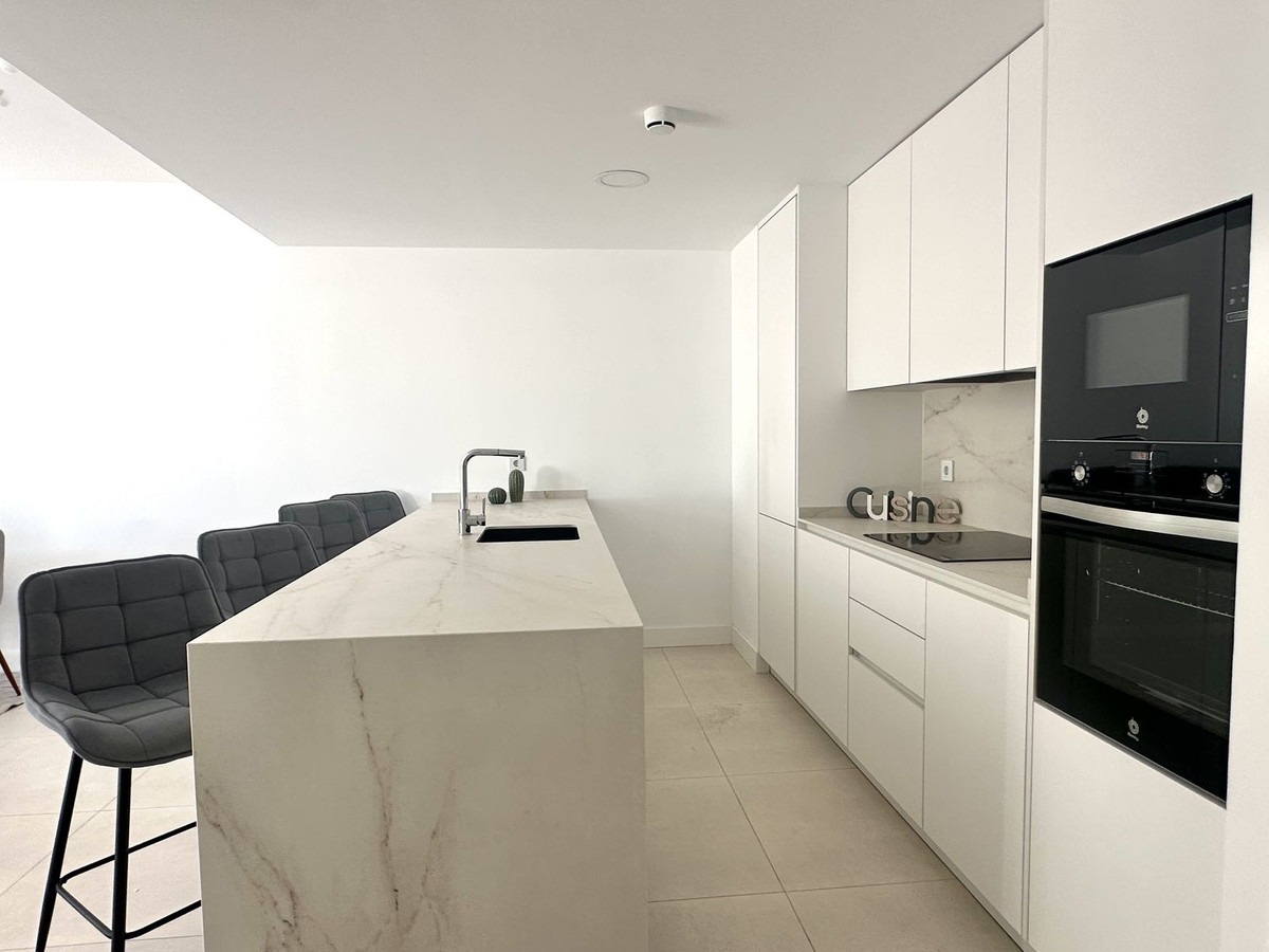 2 Bed Apartment for sale in Fuengirola Costa Del Sol, Málaga, Spain