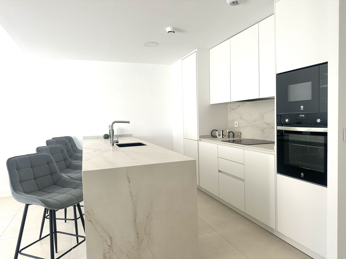 2 Bed Apartment for sale in Fuengirola Costa Del Sol, Málaga, Spain