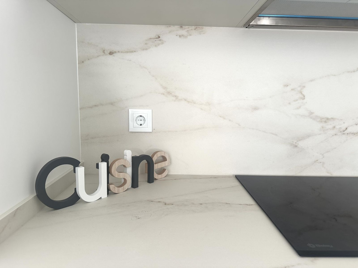 2 Bed Apartment for sale in Fuengirola Costa Del Sol, Málaga, Spain