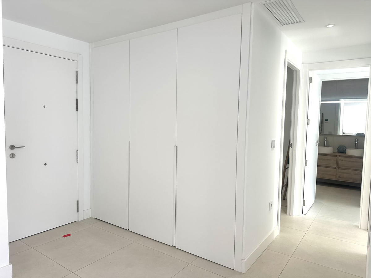 2 Bed Apartment for sale in Fuengirola Costa Del Sol, Málaga, Spain