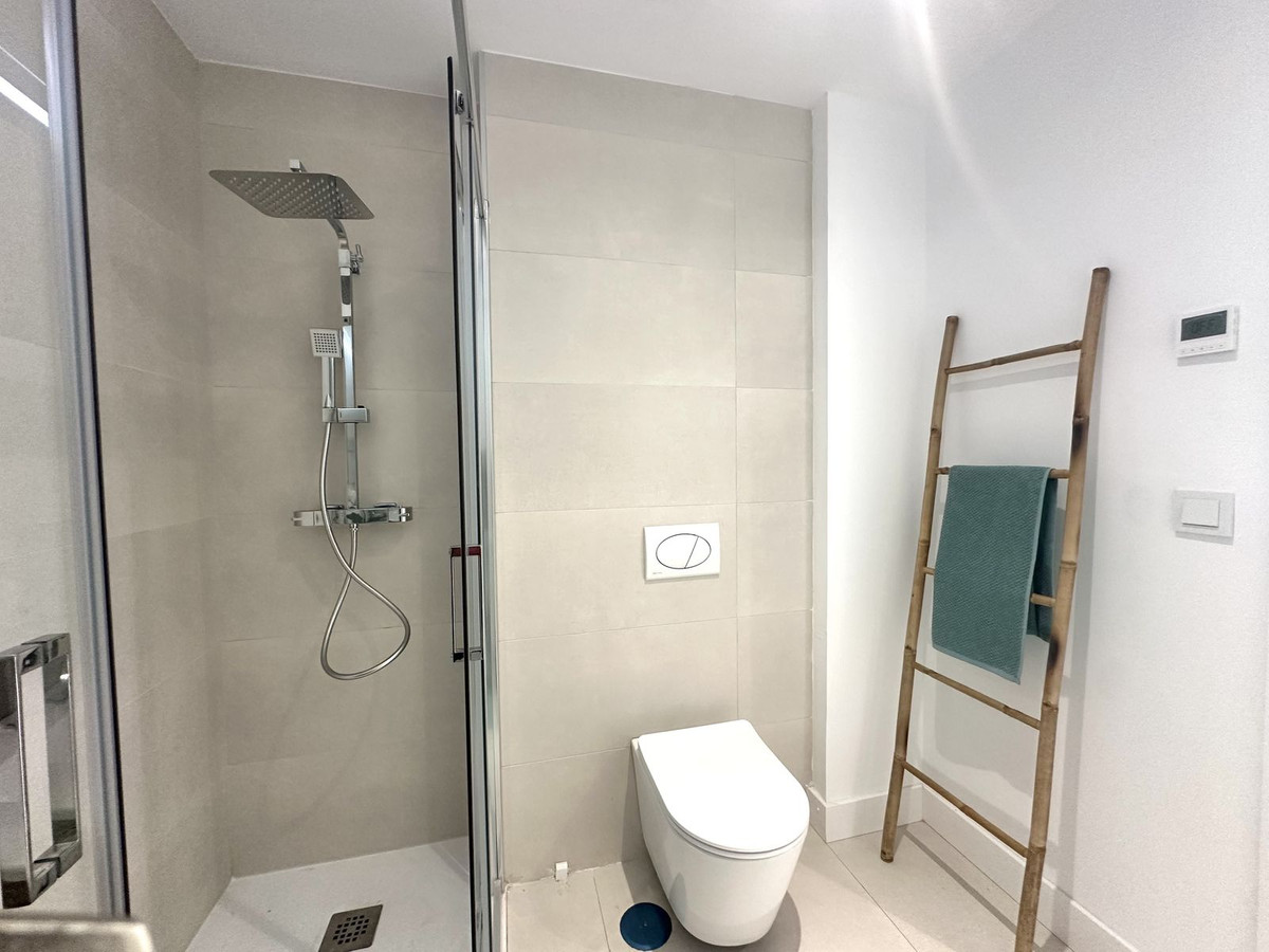 2 Bed Apartment for sale in Fuengirola Costa Del Sol, Málaga, Spain