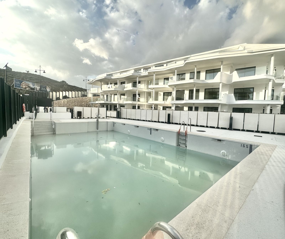 2 Bed Apartment for sale in Fuengirola Costa Del Sol, Málaga, Spain