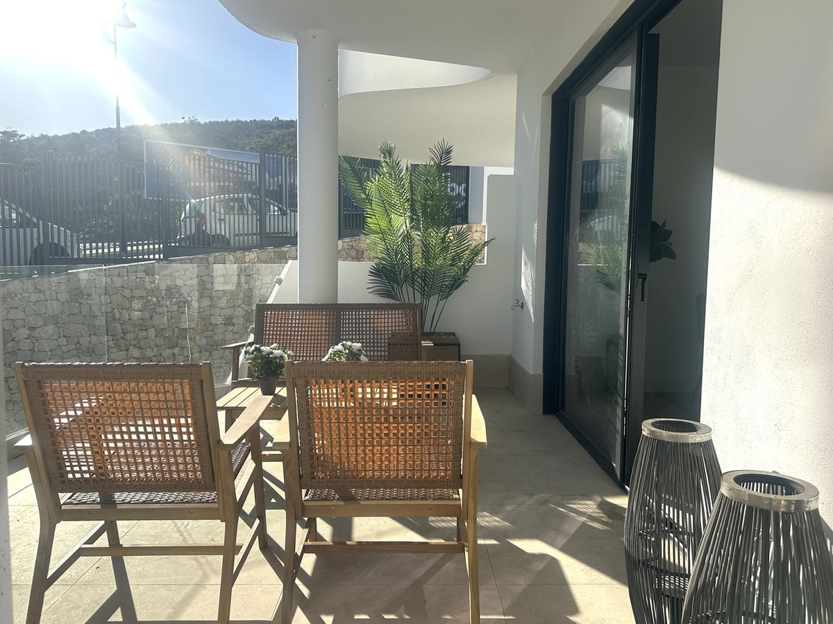 2 Bed Apartment for sale in Fuengirola Costa Del Sol, Málaga, Spain