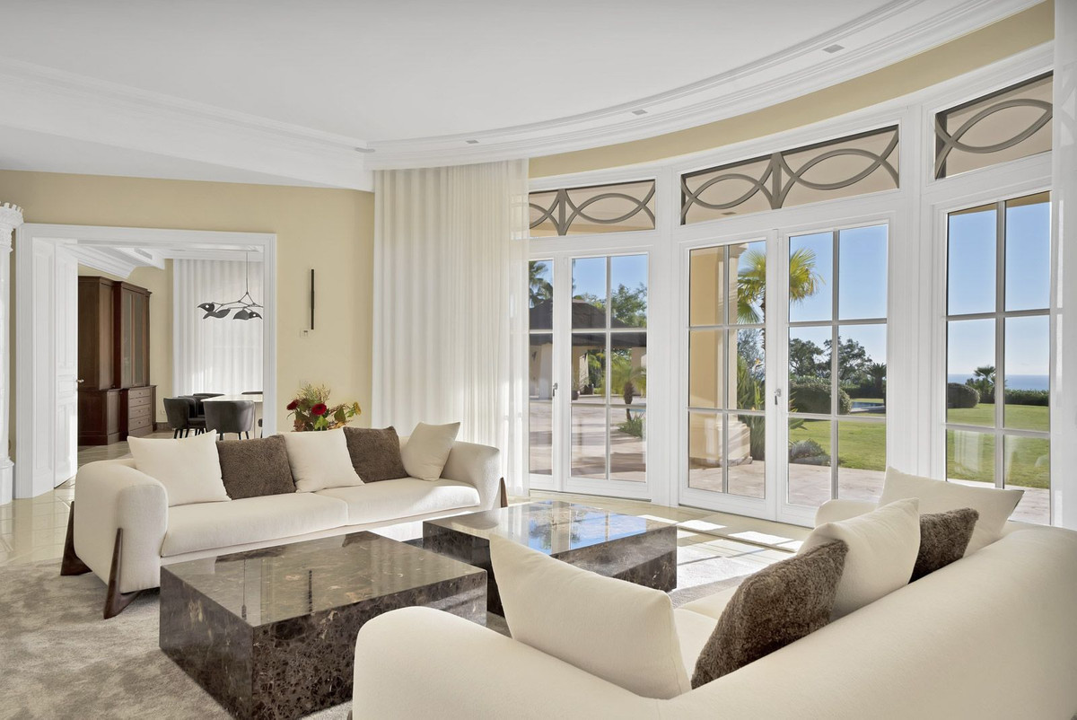 5 Bed Townhouse for sale in Benahavís Costa Del Sol, Málaga, Spain