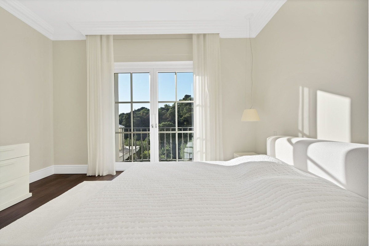 5 Bed Townhouse for sale in Benahavís Costa Del Sol, Málaga, Spain