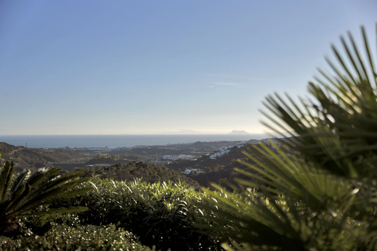 5 Bed Townhouse for sale in Benahavís Costa Del Sol, Málaga, Spain