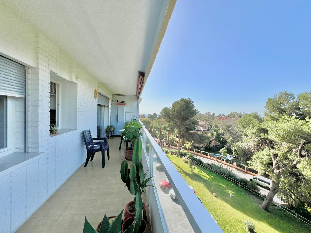 2 Bed Apartment for sale in Las Chapas Costa Del Sol, Málaga, Spain