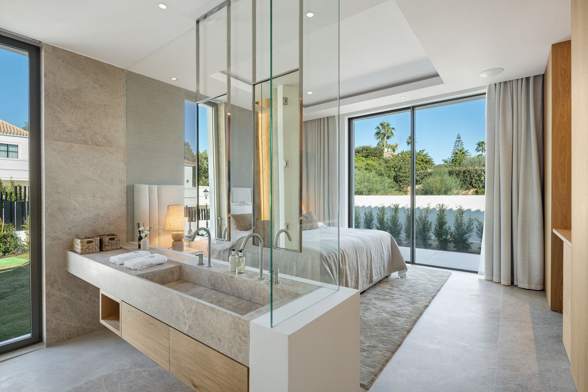 Se vende Villa - Chalet de 6 dormitorios en Costa Del Sol, Málaga, España