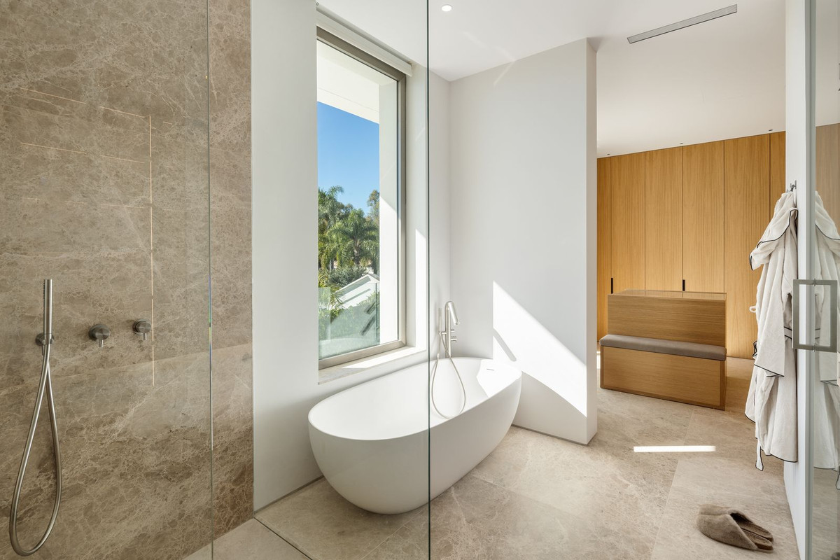 Se vende Villa - Chalet de 6 dormitorios en Costa Del Sol, Málaga, España
