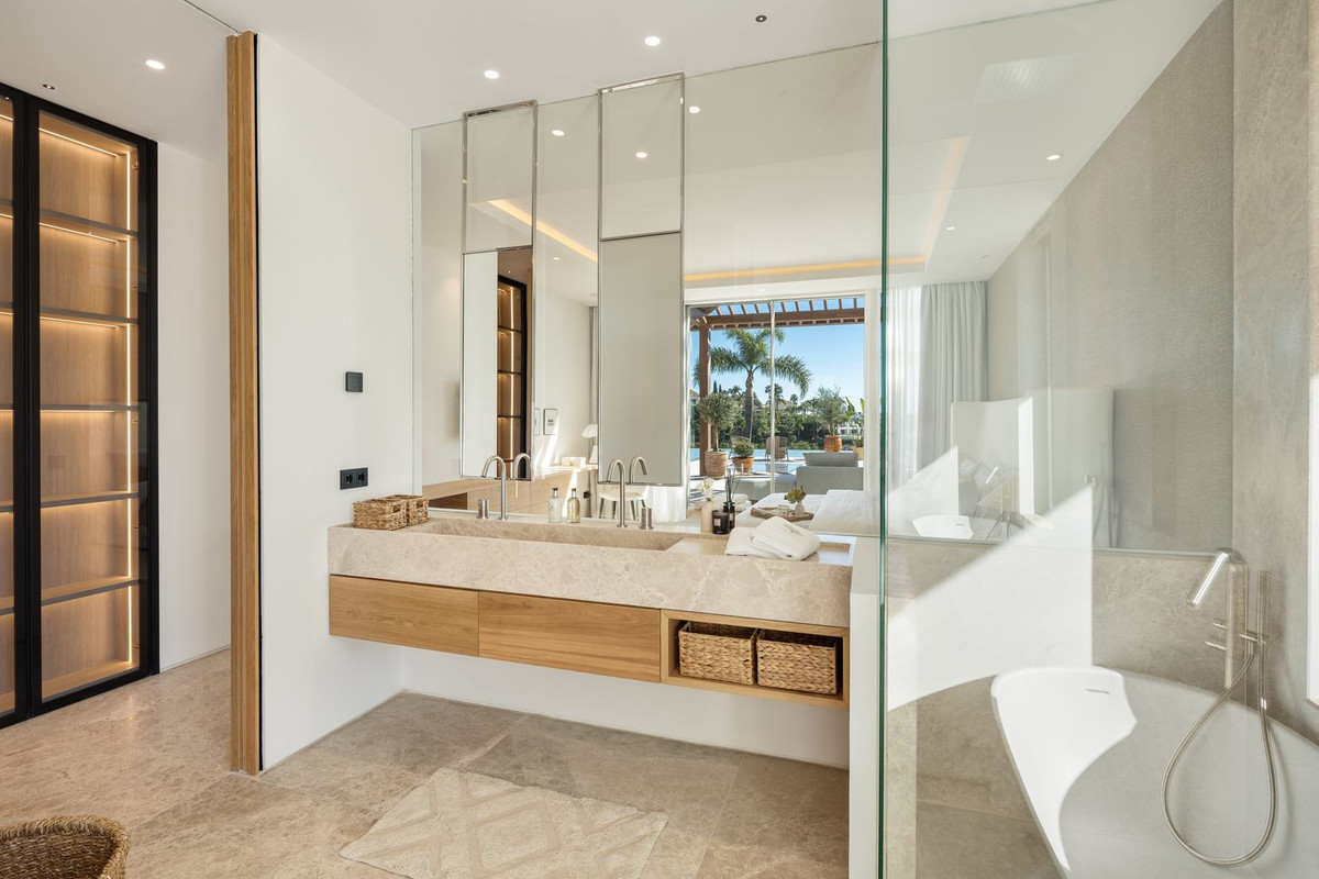 Se vende Villa - Chalet de 6 dormitorios en Costa Del Sol, Málaga, España