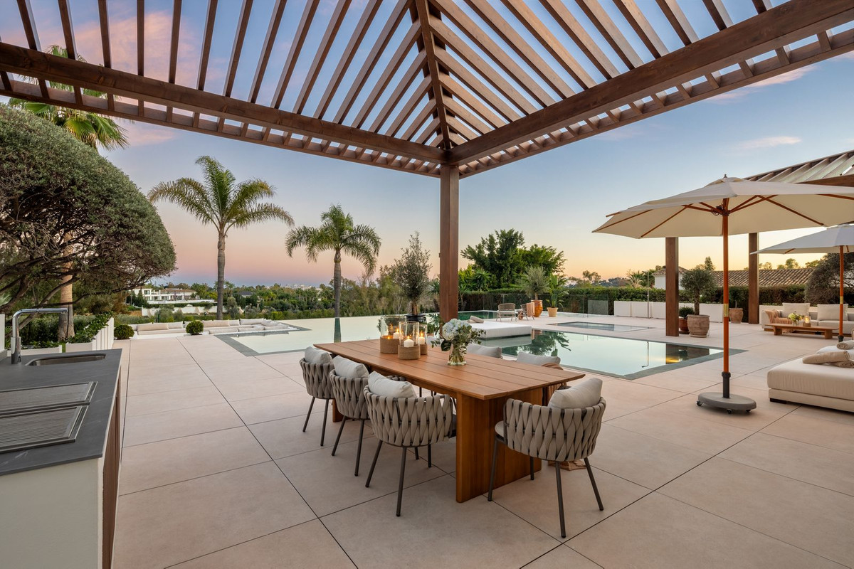 Se vende Villa - Chalet de 6 dormitorios en Costa Del Sol, Málaga, España