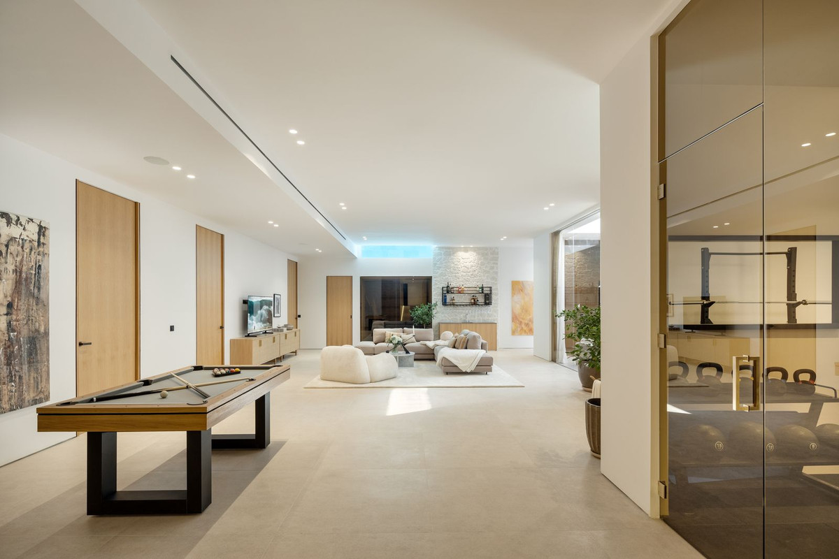 Se vende Villa - Chalet de 6 dormitorios en Costa Del Sol, Málaga, España